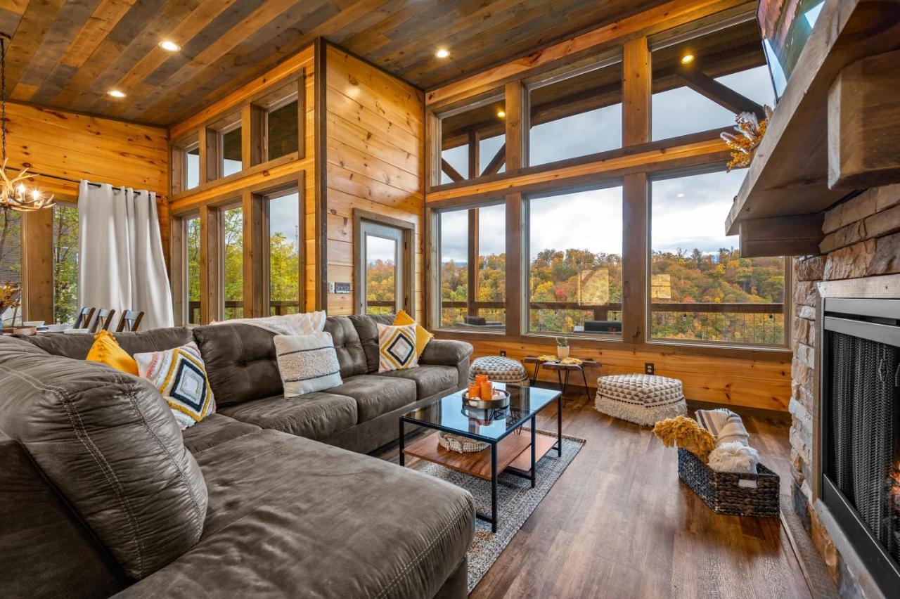 The Overlook - '21 Cabin - Gorgeous Unobstructed Views - Fire Pit Table - Gamerm - Hottub - Xbox - Lots Of Bears Gatlinburg Eksteriør bilde