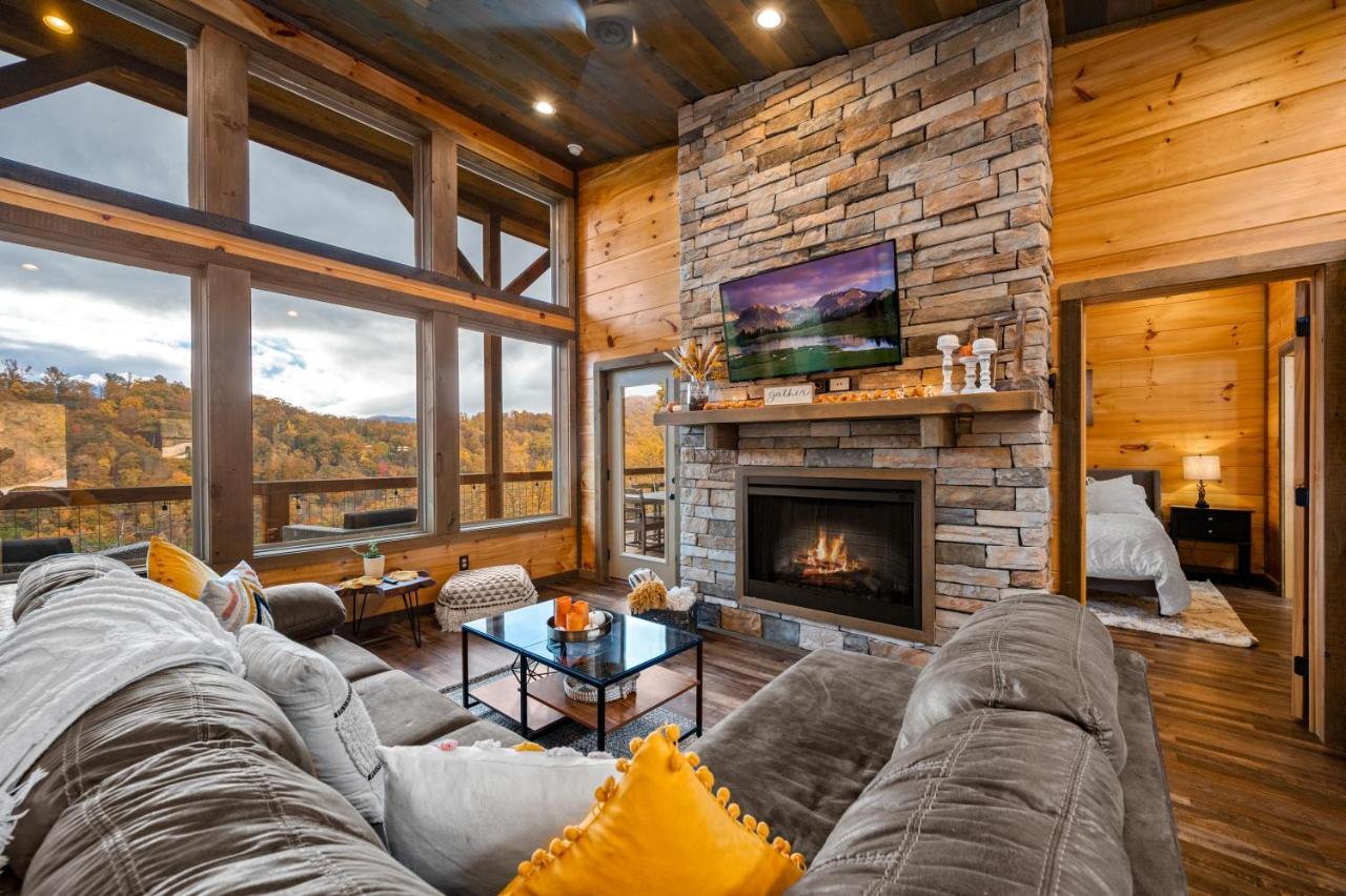 The Overlook - '21 Cabin - Gorgeous Unobstructed Views - Fire Pit Table - Gamerm - Hottub - Xbox - Lots Of Bears Gatlinburg Eksteriør bilde