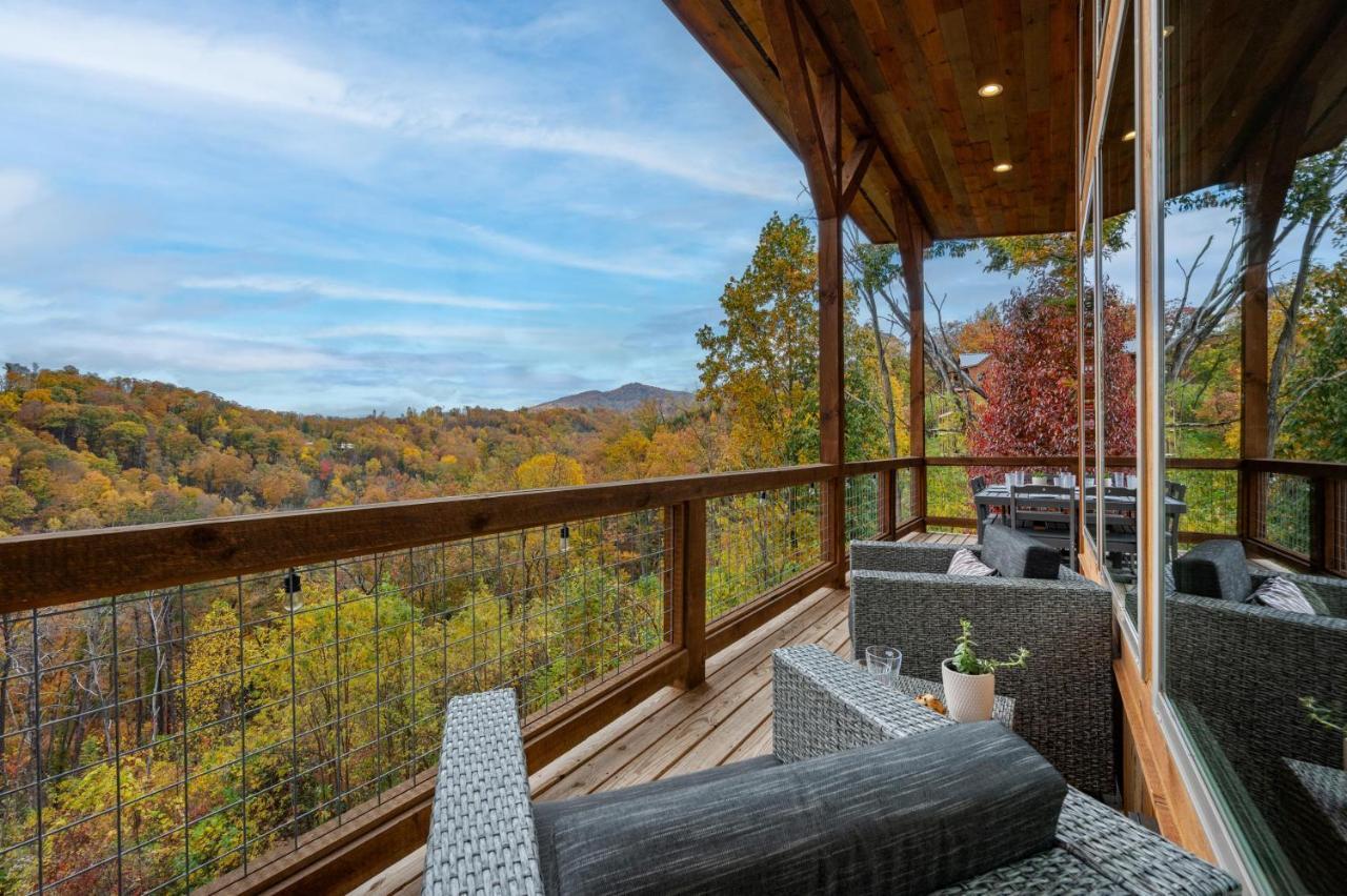 The Overlook - '21 Cabin - Gorgeous Unobstructed Views - Fire Pit Table - Gamerm - Hottub - Xbox - Lots Of Bears Gatlinburg Eksteriør bilde