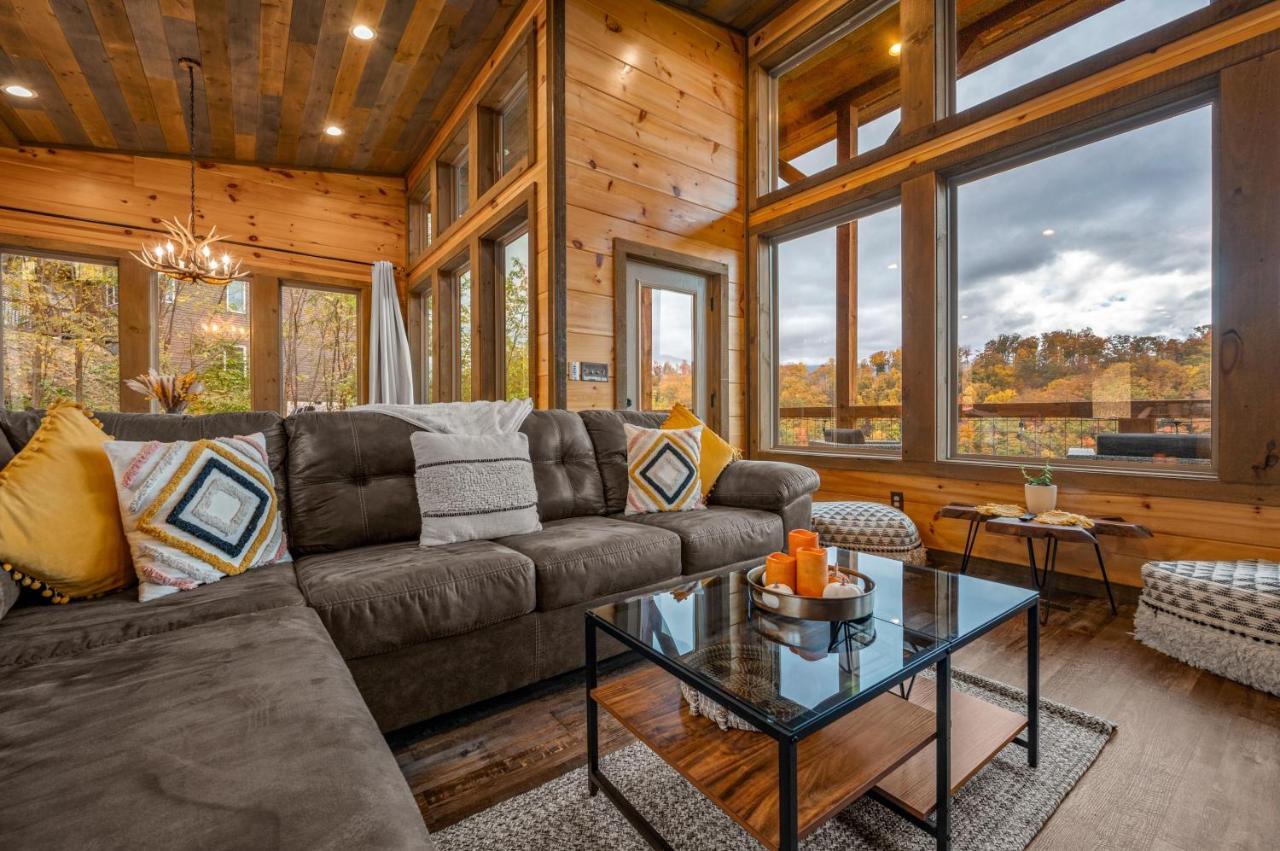 The Overlook - '21 Cabin - Gorgeous Unobstructed Views - Fire Pit Table - Gamerm - Hottub - Xbox - Lots Of Bears Gatlinburg Eksteriør bilde