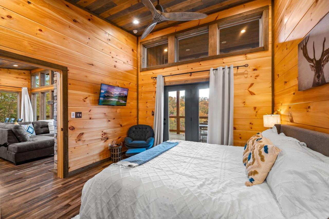 The Overlook - '21 Cabin - Gorgeous Unobstructed Views - Fire Pit Table - Gamerm - Hottub - Xbox - Lots Of Bears Gatlinburg Eksteriør bilde