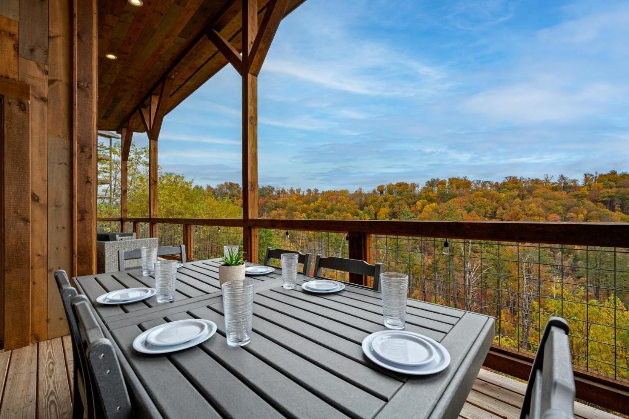 The Overlook - '21 Cabin - Gorgeous Unobstructed Views - Fire Pit Table - Gamerm - Hottub - Xbox - Lots Of Bears Gatlinburg Eksteriør bilde