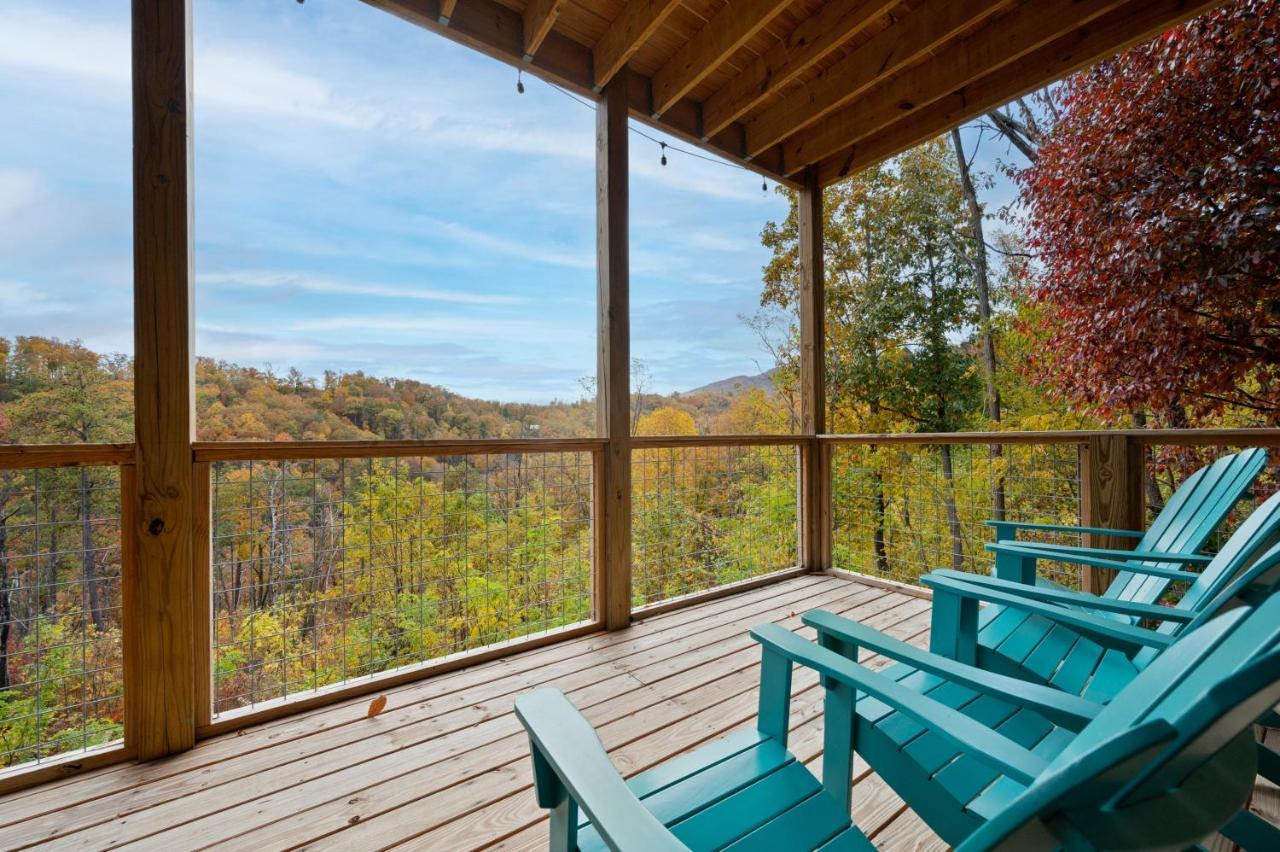 The Overlook - '21 Cabin - Gorgeous Unobstructed Views - Fire Pit Table - Gamerm - Hottub - Xbox - Lots Of Bears Gatlinburg Eksteriør bilde