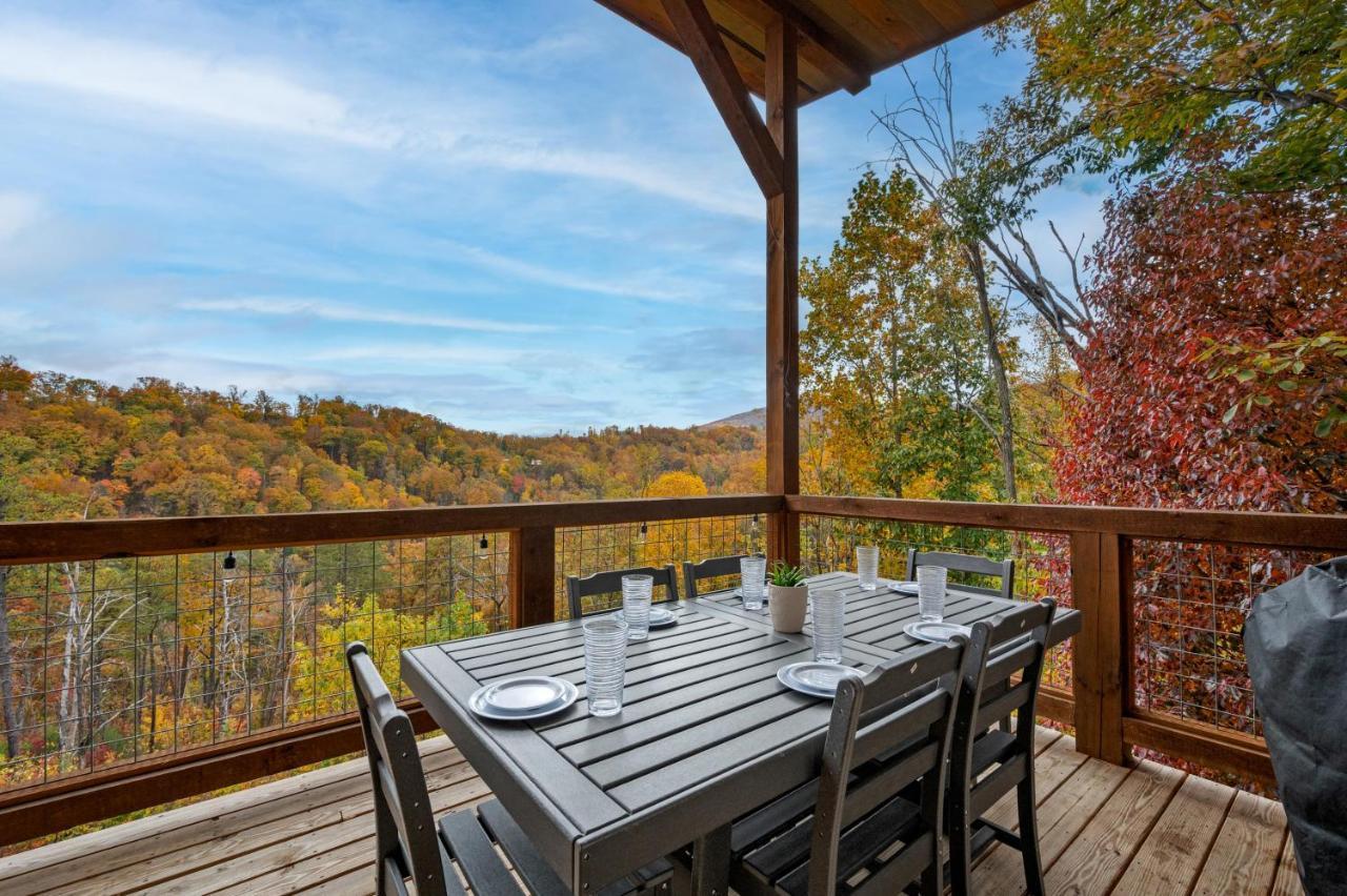 The Overlook - '21 Cabin - Gorgeous Unobstructed Views - Fire Pit Table - Gamerm - Hottub - Xbox - Lots Of Bears Gatlinburg Eksteriør bilde