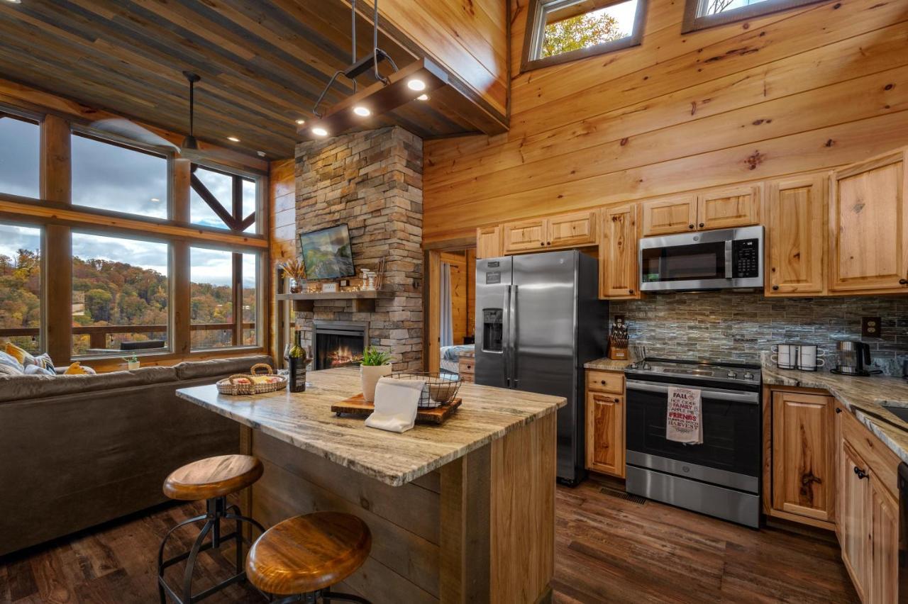 The Overlook - '21 Cabin - Gorgeous Unobstructed Views - Fire Pit Table - Gamerm - Hottub - Xbox - Lots Of Bears Gatlinburg Eksteriør bilde