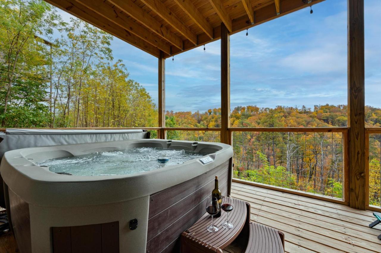 The Overlook - '21 Cabin - Gorgeous Unobstructed Views - Fire Pit Table - Gamerm - Hottub - Xbox - Lots Of Bears Gatlinburg Eksteriør bilde