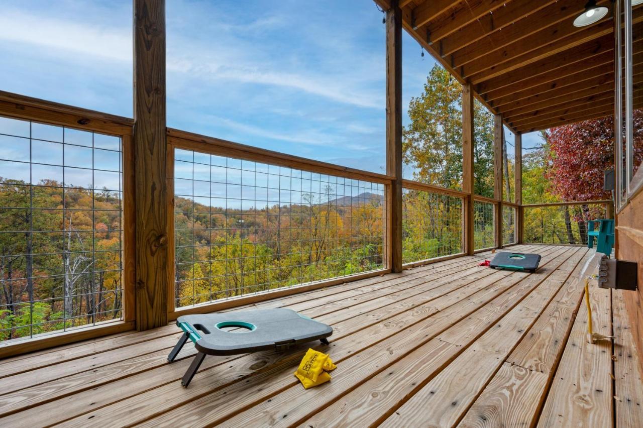 The Overlook - '21 Cabin - Gorgeous Unobstructed Views - Fire Pit Table - Gamerm - Hottub - Xbox - Lots Of Bears Gatlinburg Eksteriør bilde