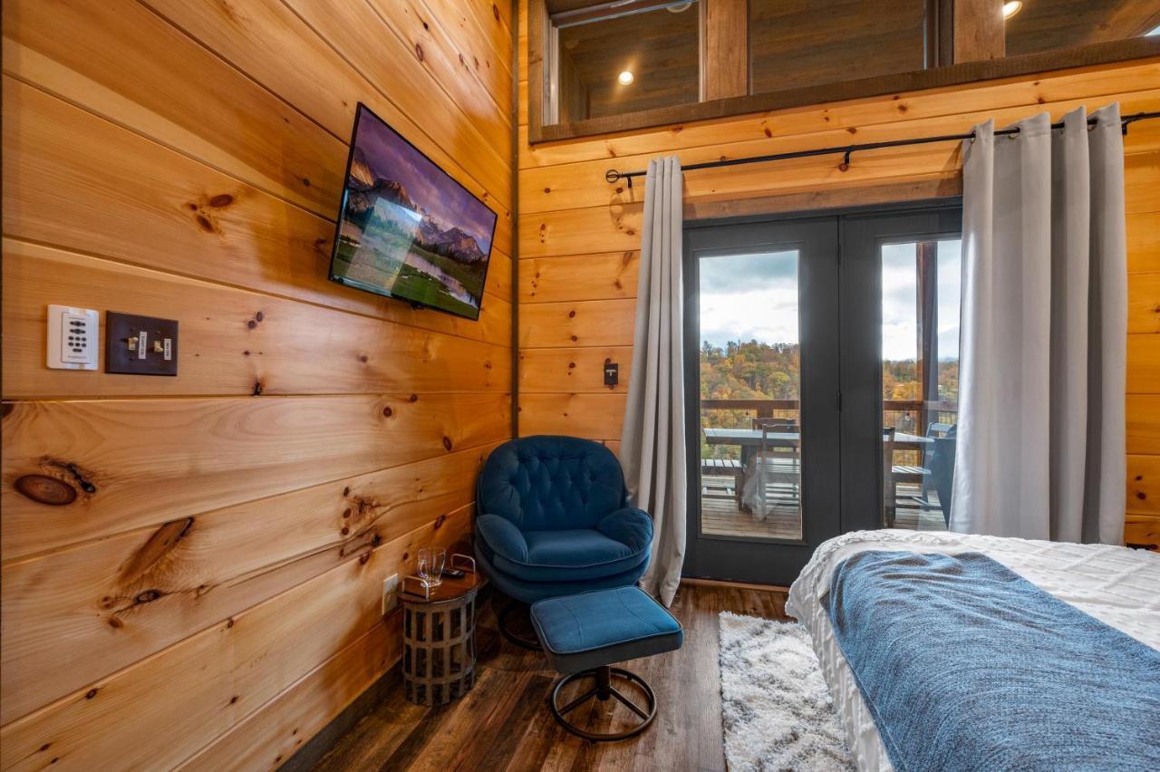 The Overlook - '21 Cabin - Gorgeous Unobstructed Views - Fire Pit Table - Gamerm - Hottub - Xbox - Lots Of Bears Gatlinburg Eksteriør bilde