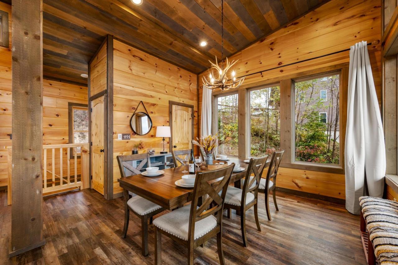 The Overlook - '21 Cabin - Gorgeous Unobstructed Views - Fire Pit Table - Gamerm - Hottub - Xbox - Lots Of Bears Gatlinburg Eksteriør bilde