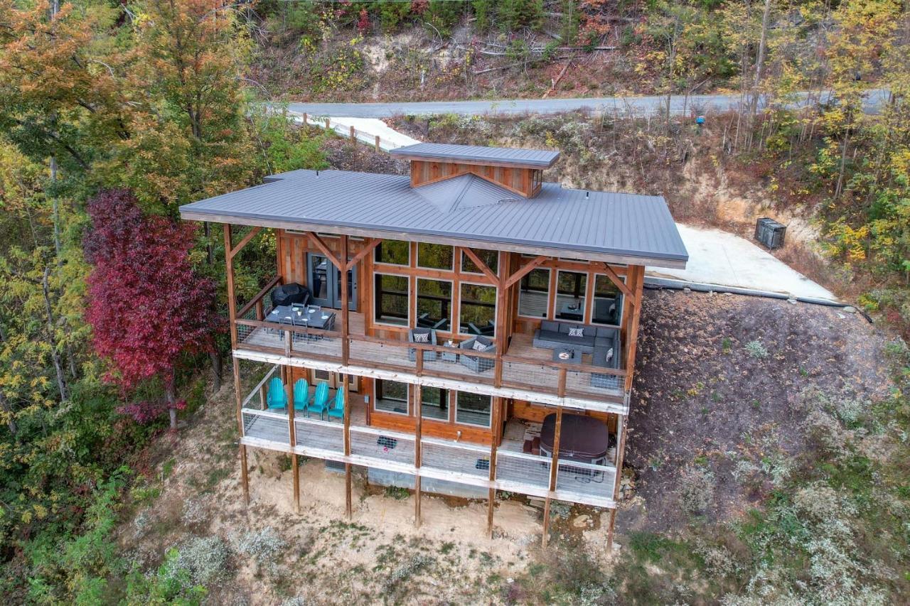 The Overlook - '21 Cabin - Gorgeous Unobstructed Views - Fire Pit Table - Gamerm - Hottub - Xbox - Lots Of Bears Gatlinburg Eksteriør bilde